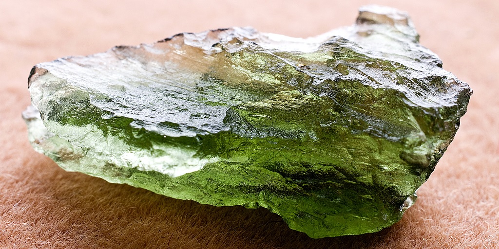 Glass vs. Moldavite: Can You Tell the Difference?