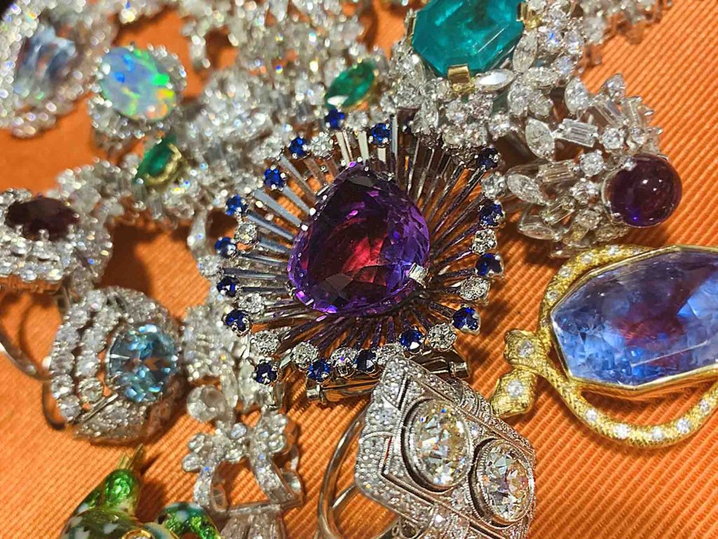 Mastering the Art of Jewellery Acquisition: An Essential Guide